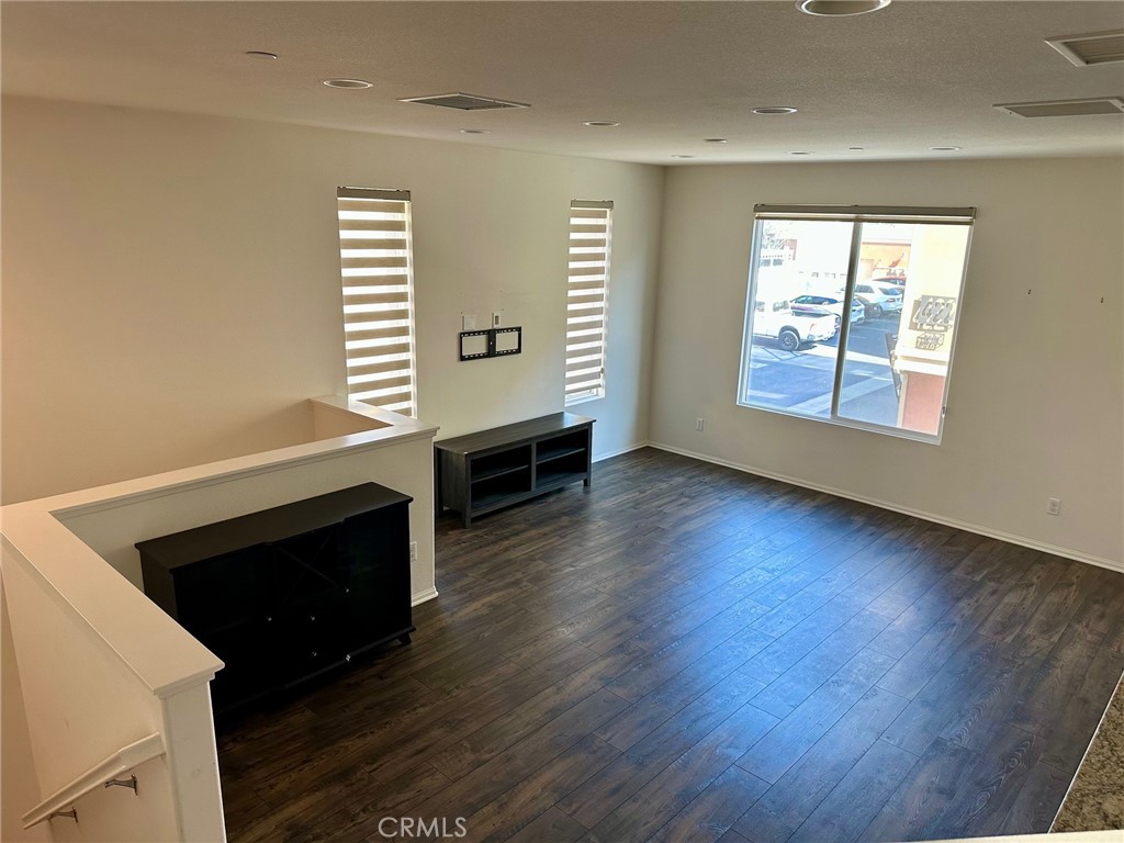 MLS #OC25256038 image #30