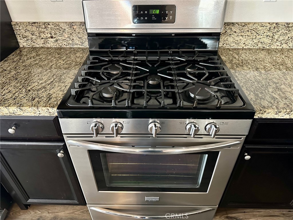 MLS #OC25256038 image #33