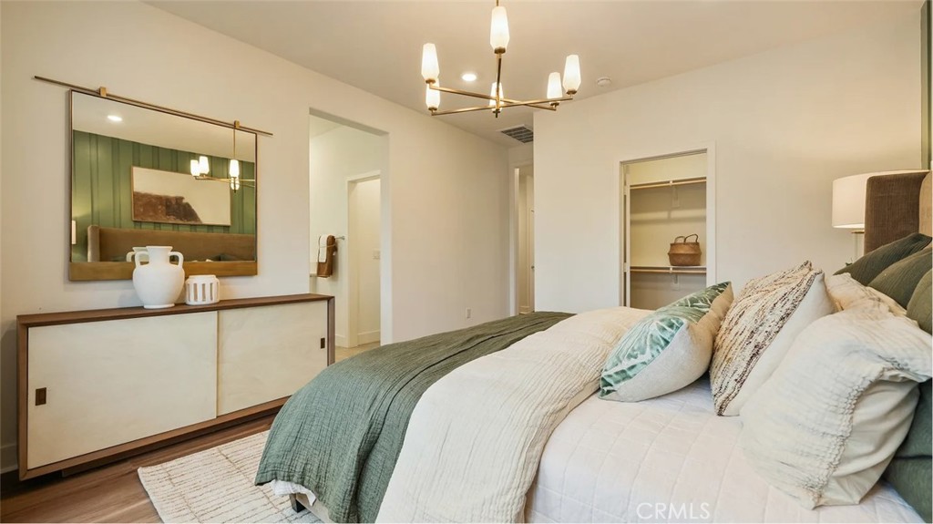 MLS #OC25256087 image #12