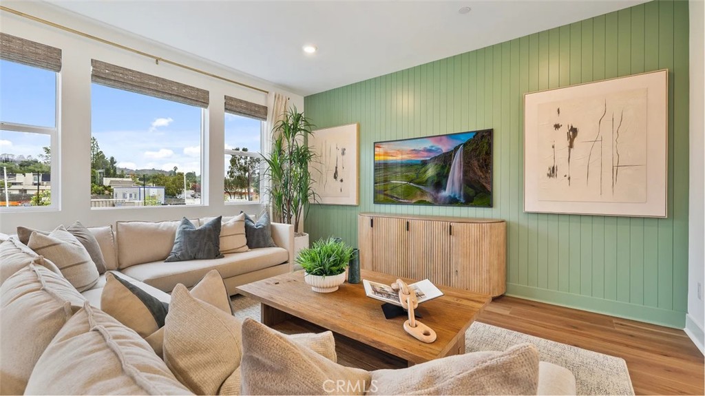 MLS #OC25256087 image #3