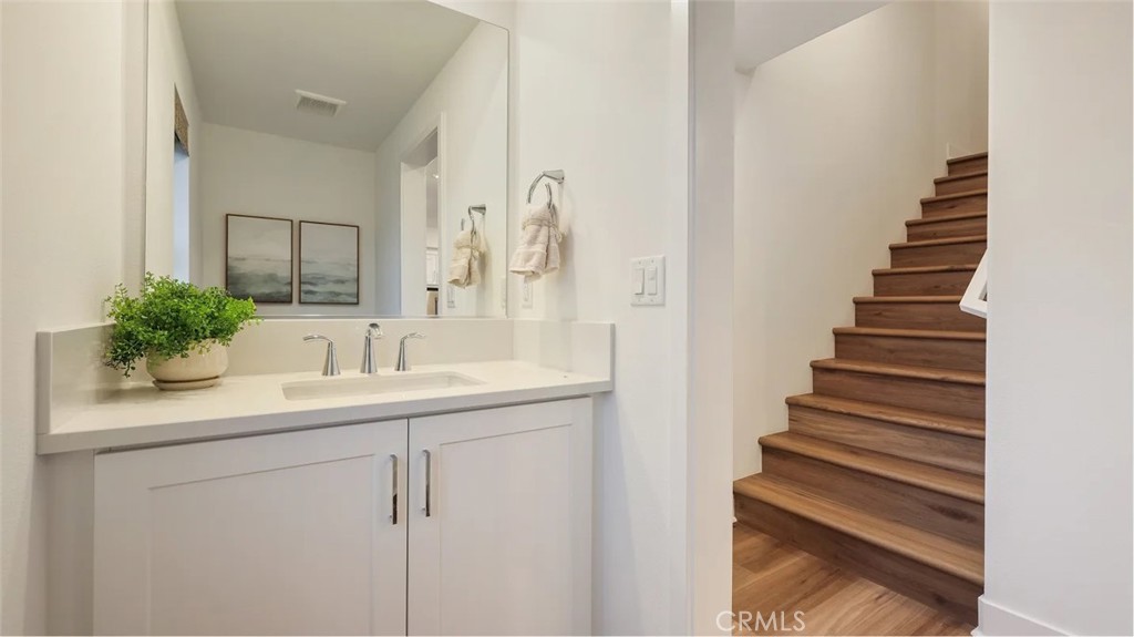 MLS #OC25256087 image #8