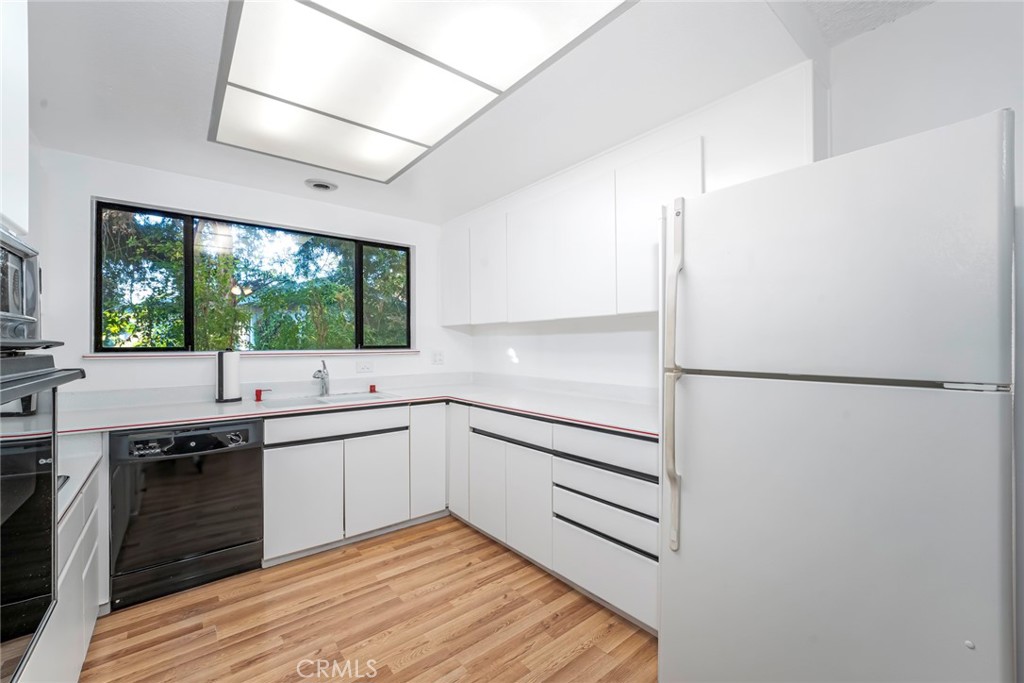 MLS #OC25256138 image #10