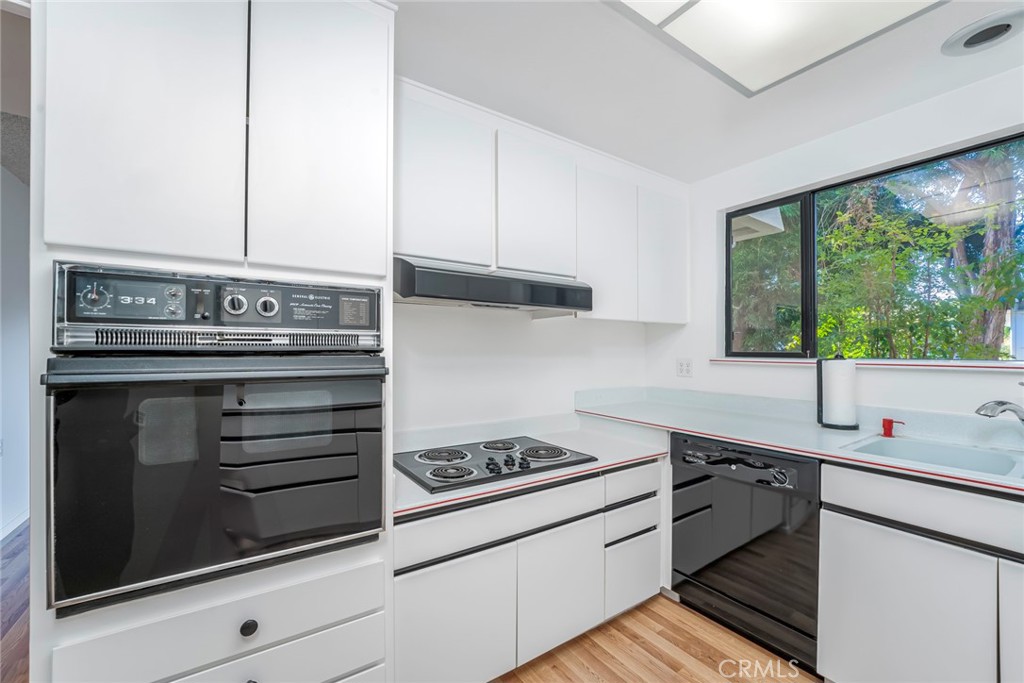 MLS #OC25256138 image #9