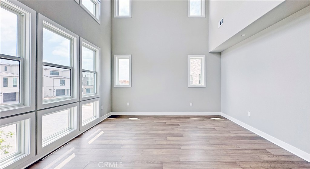 MLS #OC25256149 image #12