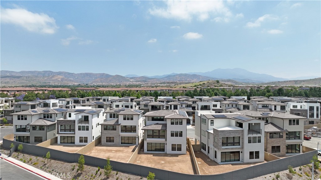 MLS #OC25256149 image #2