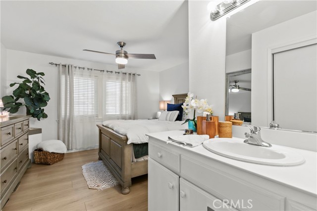 MLS #OC25256182 image #9