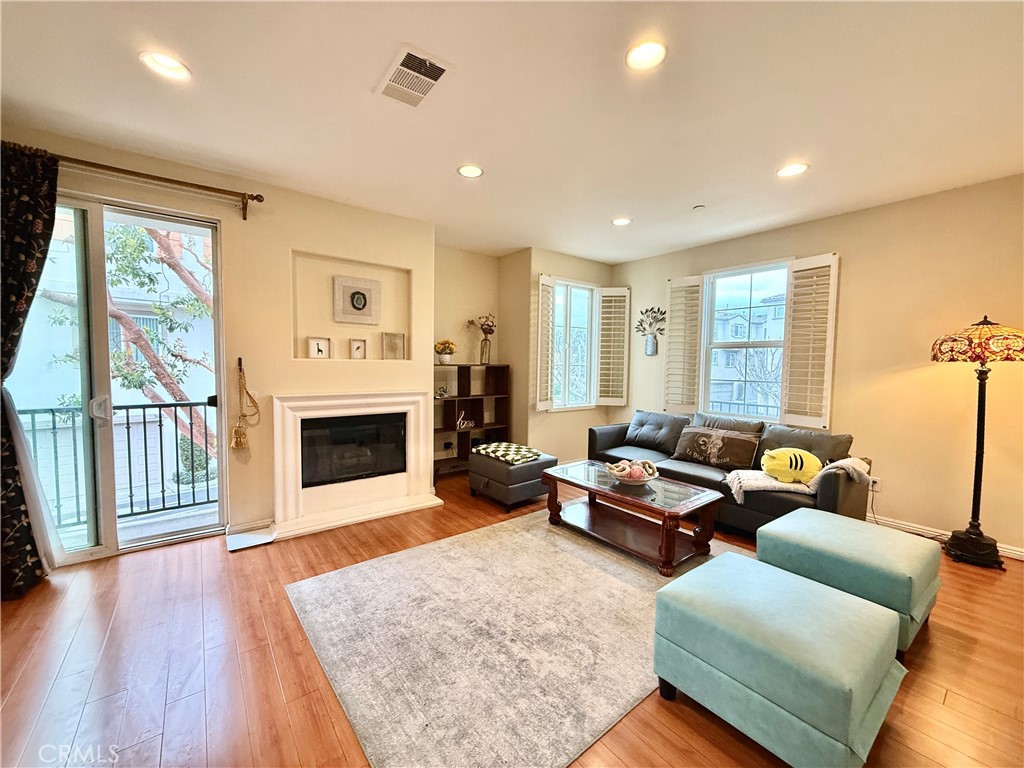 MLS #OC25256183 image #23