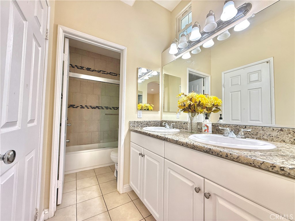 MLS #OC25256183 image #27