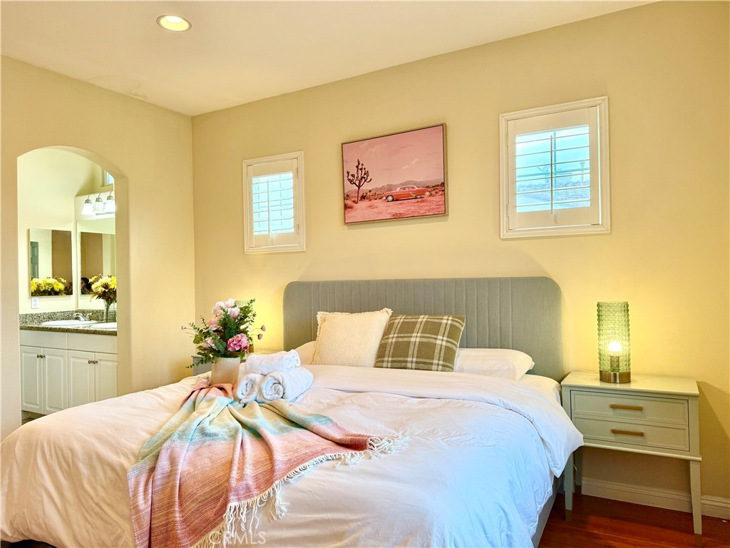 MLS #OC25256183 image #31