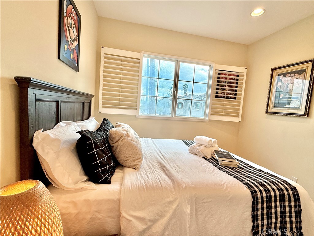 MLS #OC25256183 image #38