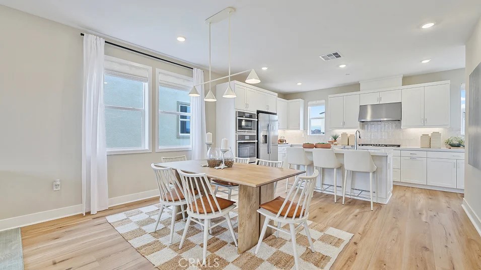 MLS #OC25256220 image #0