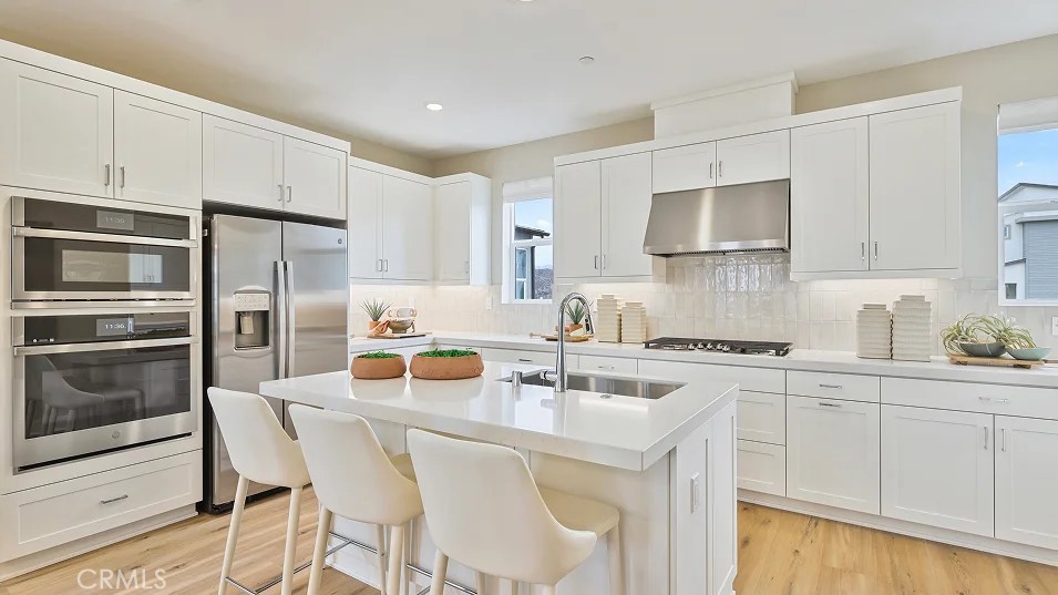 MLS #OC25256220 image #1