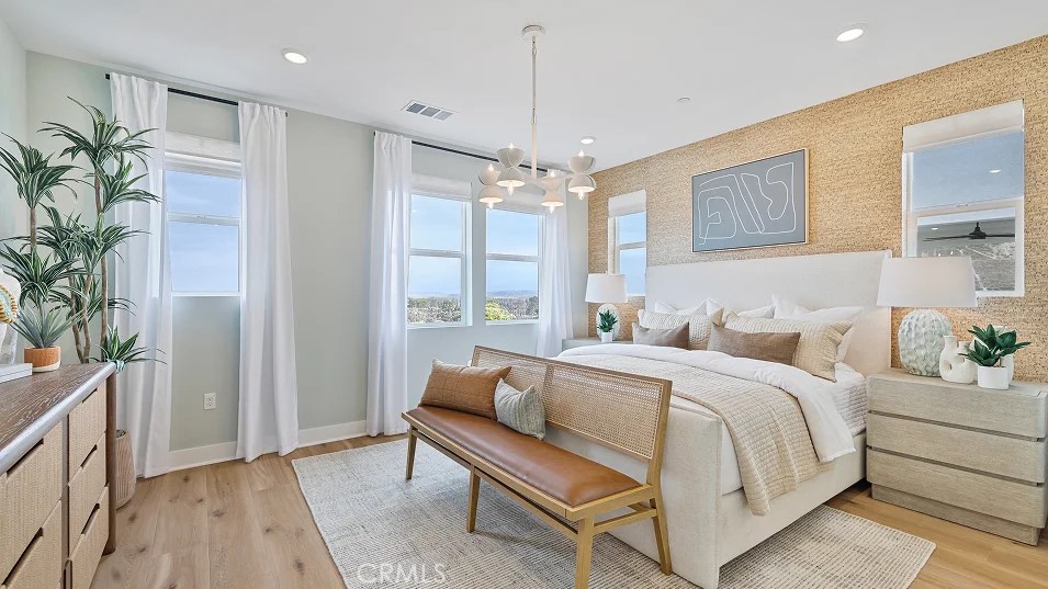 MLS #OC25256220 image #9