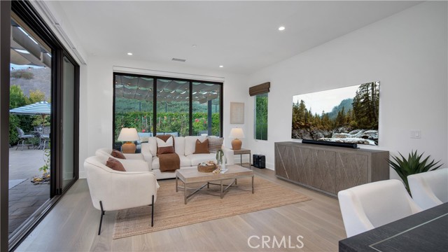 MLS #OC25256306 image #11