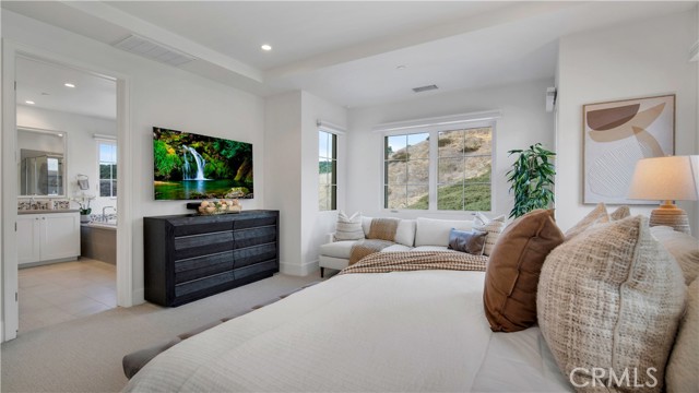 MLS #OC25256306 image #22