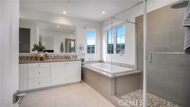 MLS #OC25256306 image #23