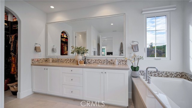 MLS #OC25256306 image #26