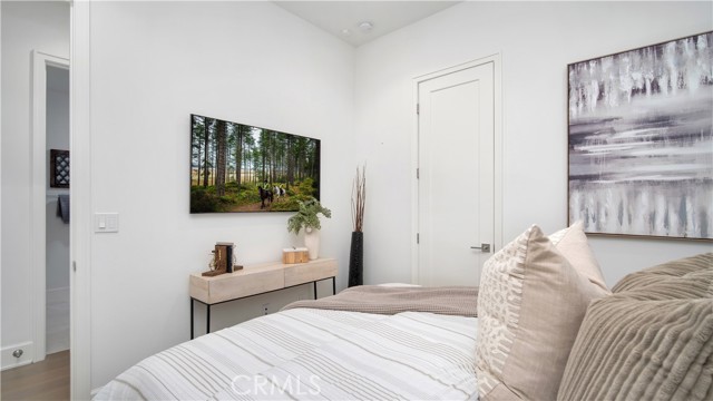 MLS #OC25256306 image #28