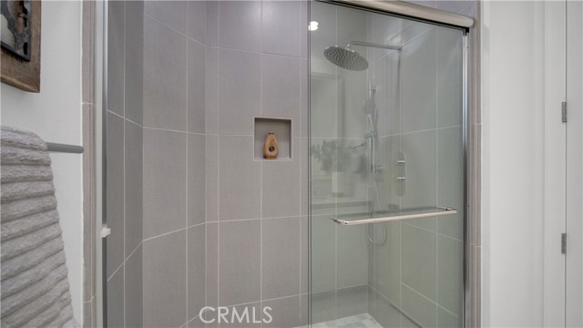 MLS #OC25256306 image #30