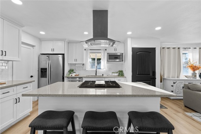 MLS #OC25256309 image #5