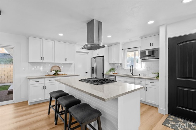 MLS #OC25256309 image #8