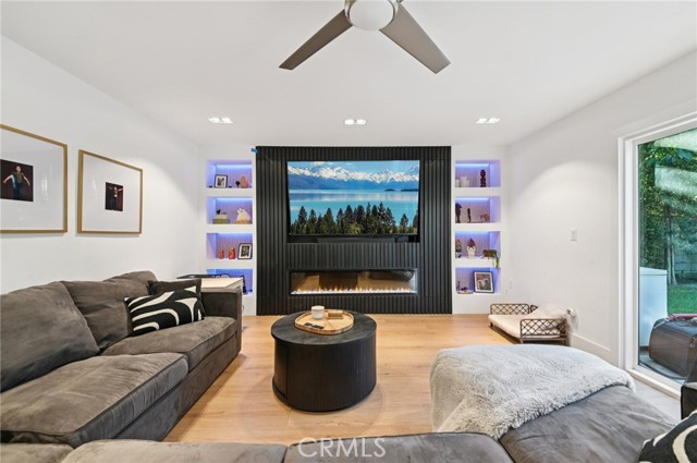 MLS #OC25256312 image #10