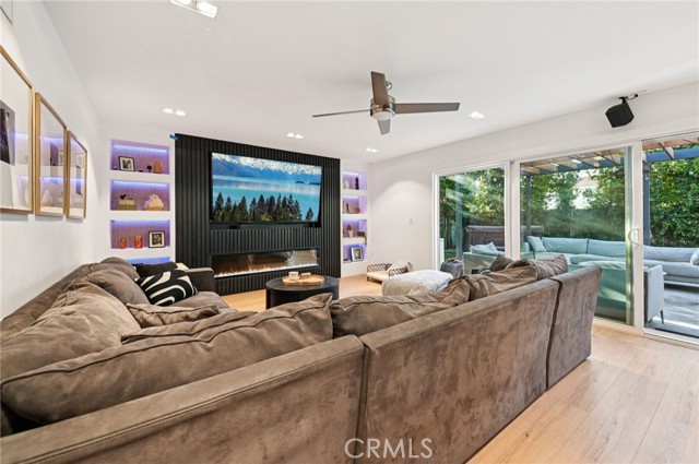 MLS #OC25256312 image #11