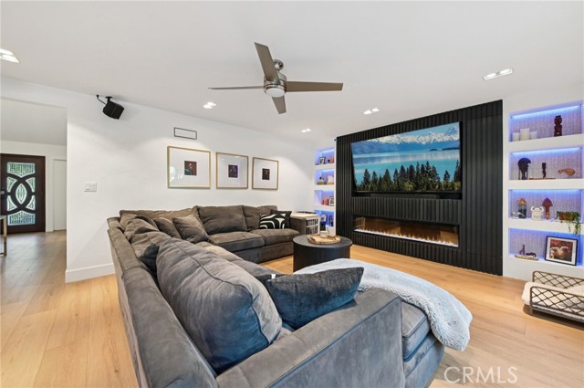 MLS #OC25256312 image #12