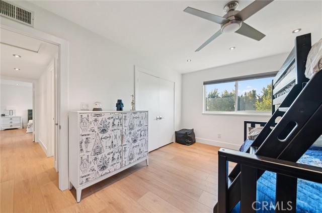 MLS #OC25256312 image #32