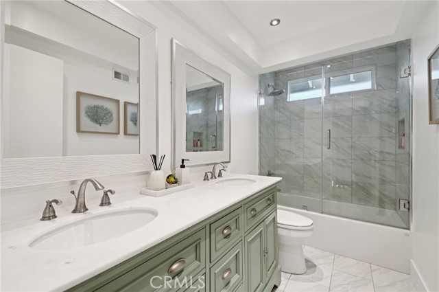 MLS #OC25256312 image #33