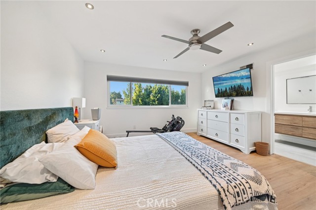 MLS #OC25256312 image #35