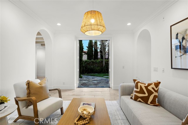 MLS #OC25256336 image #10