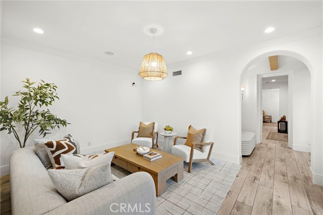 MLS #OC25256336 image #11