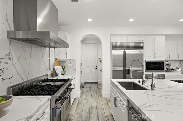 MLS #OC25256336 image #23