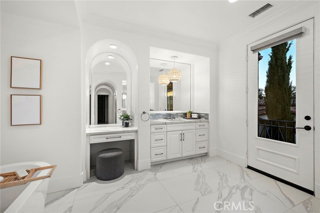 MLS #OC25256336 image #37