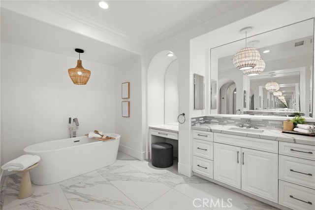 MLS #OC25256336 image #40