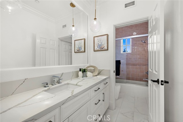 MLS #OC25256336 image #45