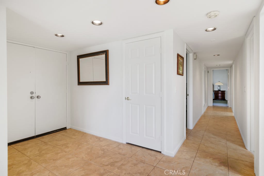 MLS #OC25256338 image #10