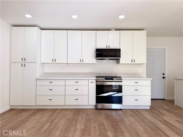 MLS #OC25256350 image #2