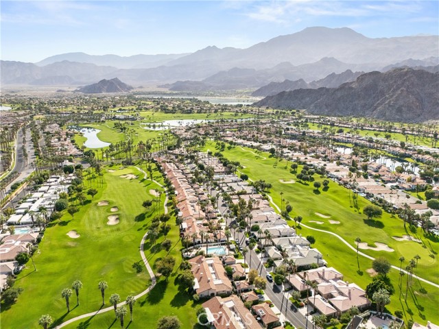 MLS #OC25256358 image #9