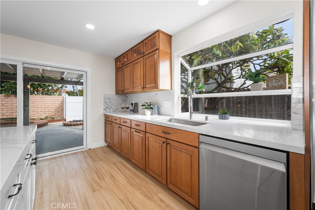 MLS #OC25256376 image #14