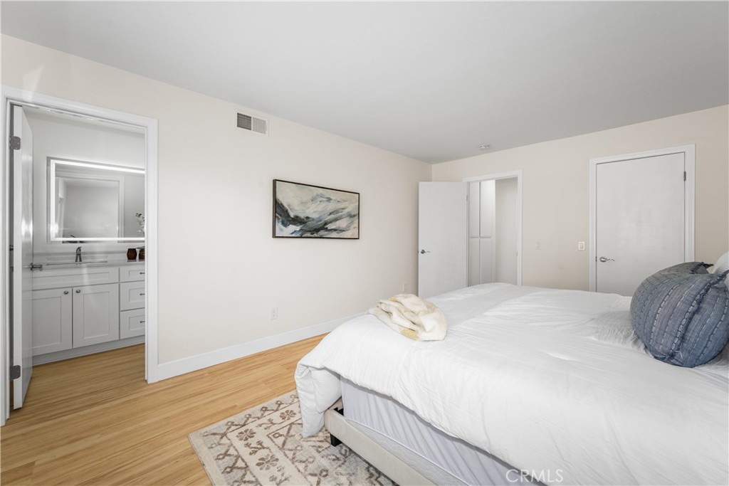 MLS #OC25256376 image #27