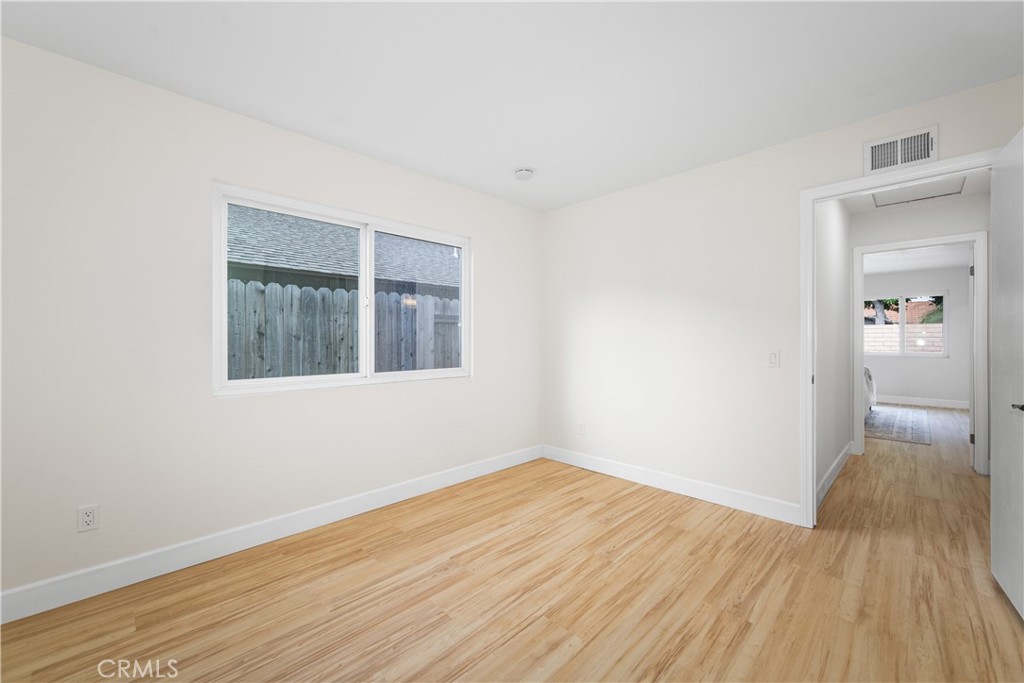 MLS #OC25256376 image #31