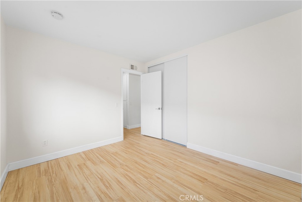 MLS #OC25256376 image #32