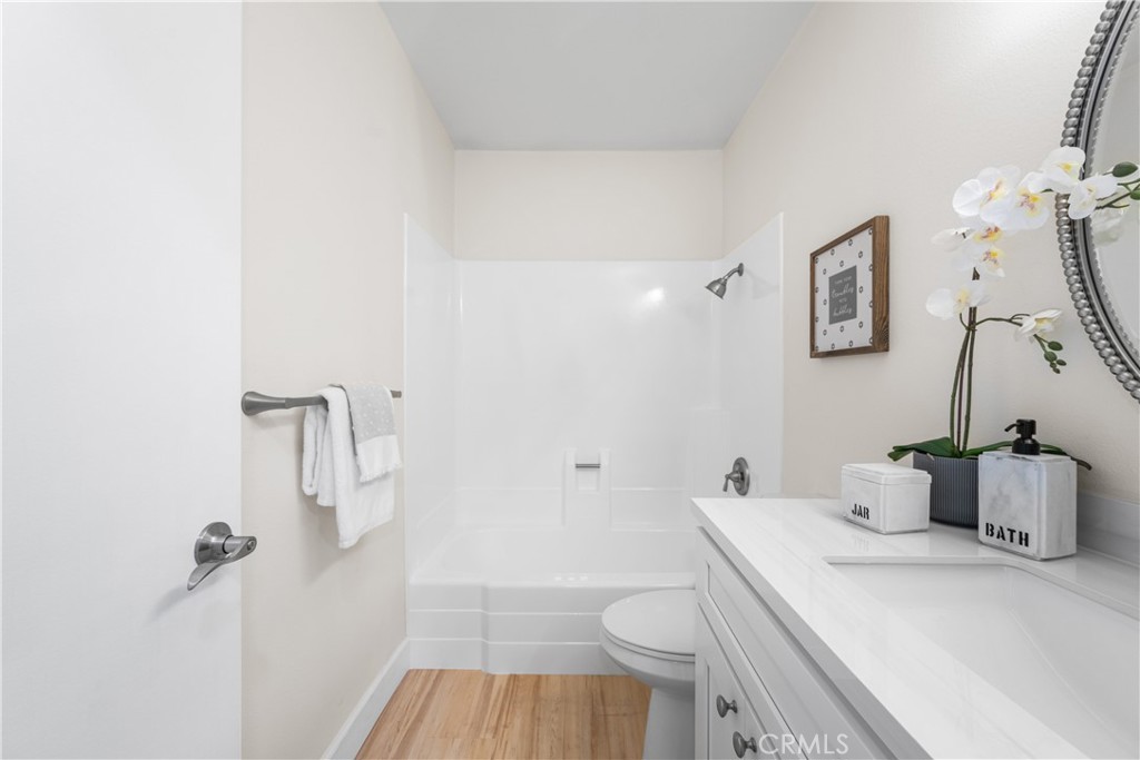 MLS #OC25256376 image #36