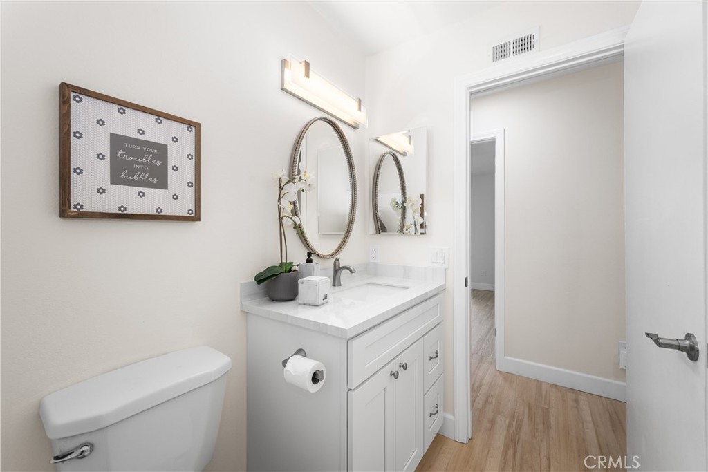 MLS #OC25256376 image #37