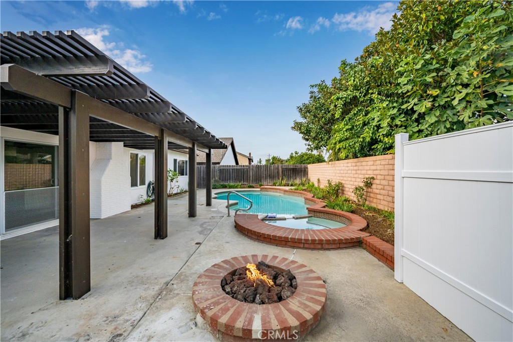 MLS #OC25256376 image #39