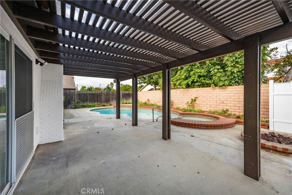 MLS #OC25256376 image #42