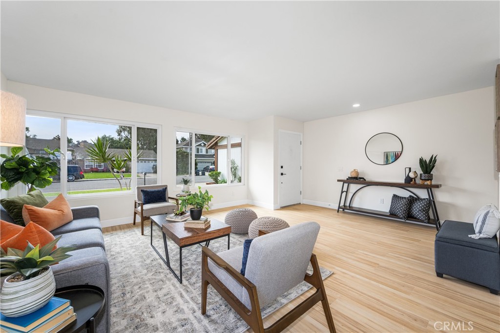 MLS #OC25256376 image #6