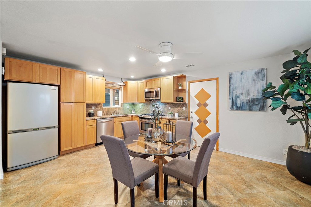 MLS #OC25256381 image #11